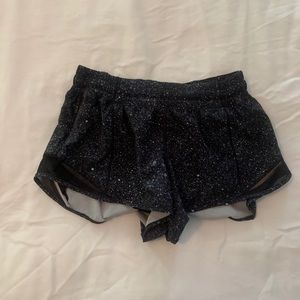 Lululemon hotty hot shorts- size 6